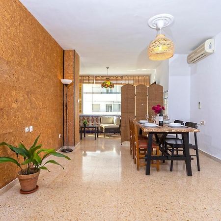 -Malagasunapts- West Beach Malaga Seafood & Relax Exterior photo