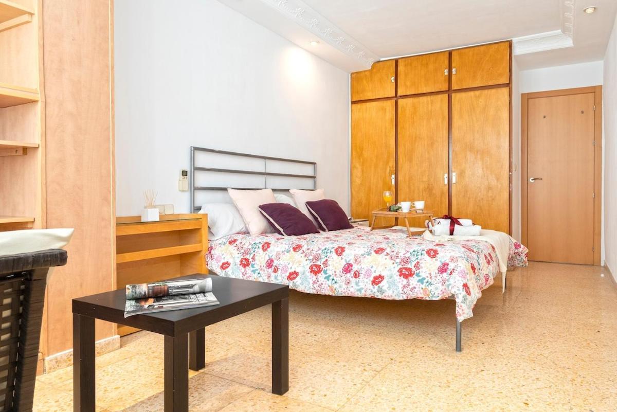 -Malagasunapts- West Beach Malaga Seafood & Relax Exterior photo